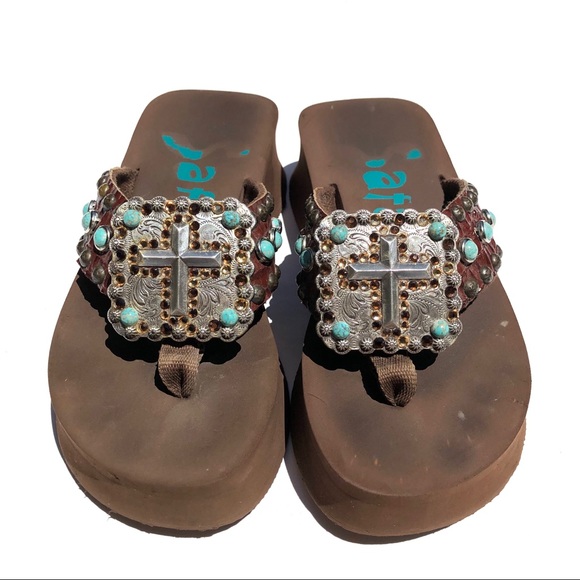 JEWELED FLIP FLOPS - Picture 3 of 8